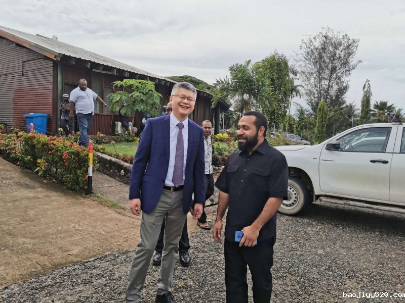 省政府办公楼外送别